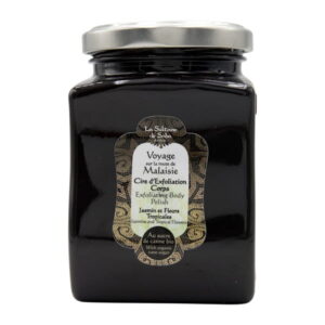 La Sultane de Saba Voyage sur la route de Malaisie Exfoliating Body Polish Jasmine Tropical Flowers Fragrance – Отшелушивающий скраб для тела «Путешествие по маршруту Малайзии», 300 мл